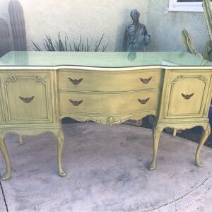 Vintage Buffet “By Drexel” 💚